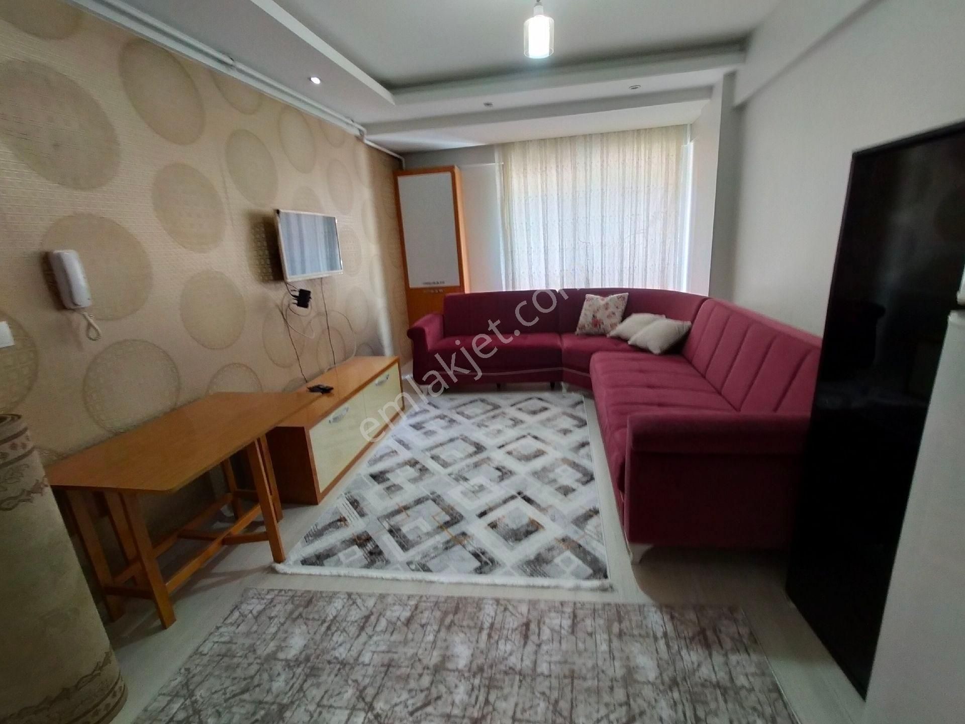 Merkezefendi Değirmenönü Kiralık Daire Aile Apartında Çınar'a Bayramyerine Yürüme Mesafesi 50 Metre 1+1 Arakat Eşyalı Kiralık Apart Daire