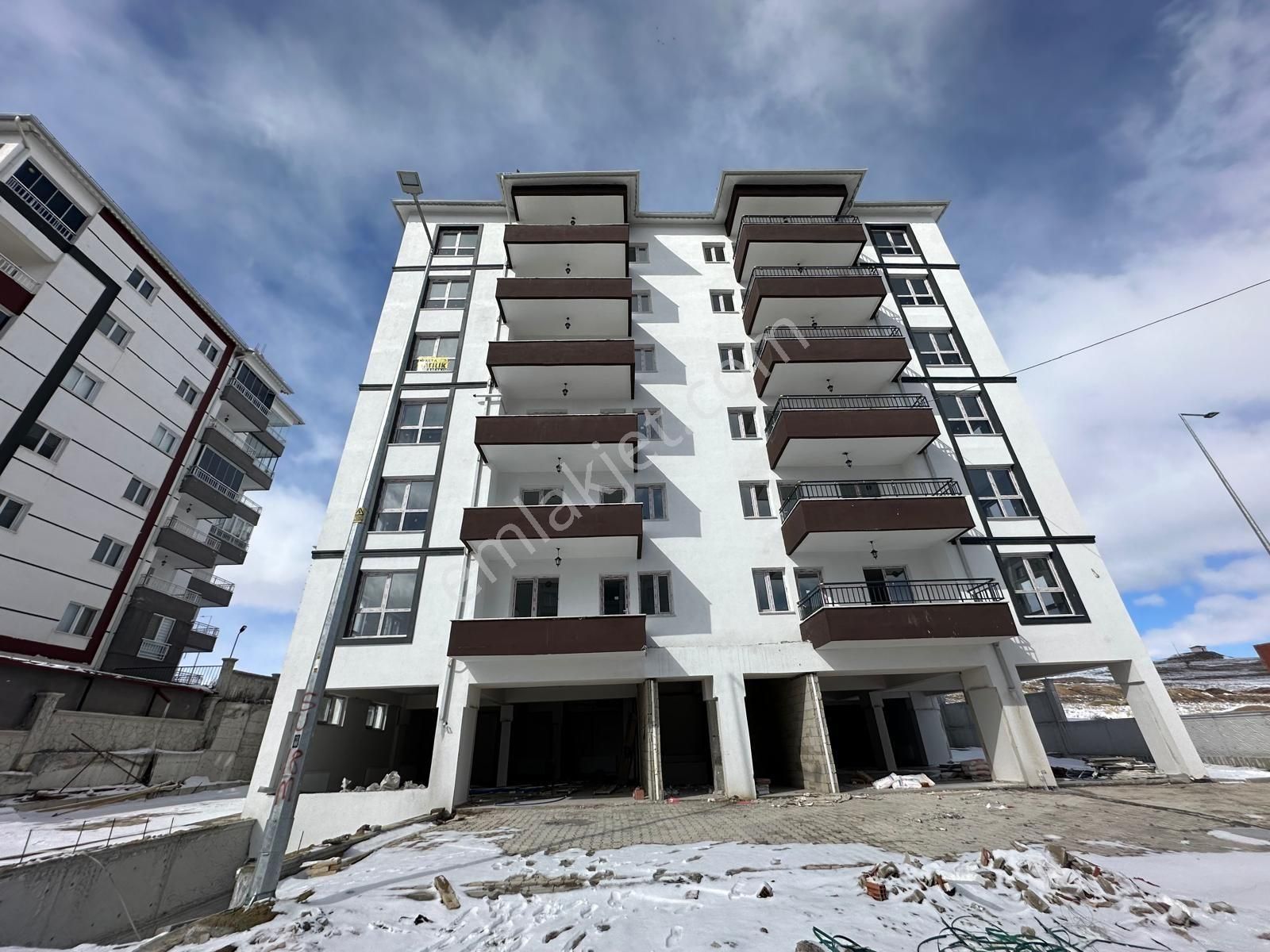 Sivas Merkez Kılavuz Satılık Daire Karahan Emlak'tan Satılık Sıfır Daire*kılavuz'da*1.kat*135 M²*3+1