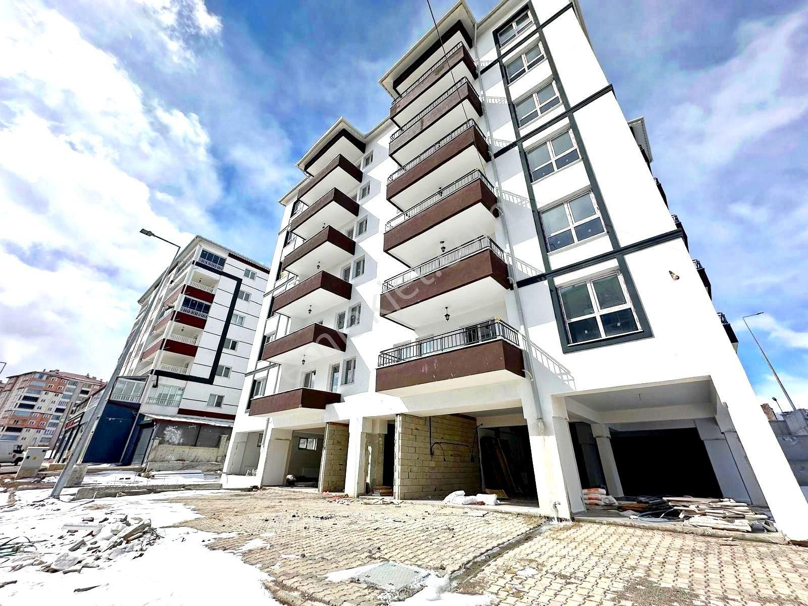 Sivas Merkez Kılavuz Satılık Daire Karahan Emlak'tan Satılık Sıfır Daire*kılavuz'da2.kat*135 M²*3+1