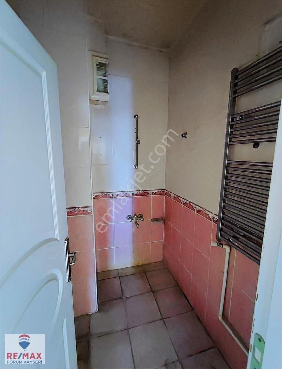 Kocasinan Yeni Kiralık Daire Yeni Mahalle De Kiralık 3+1 Kombili Daire