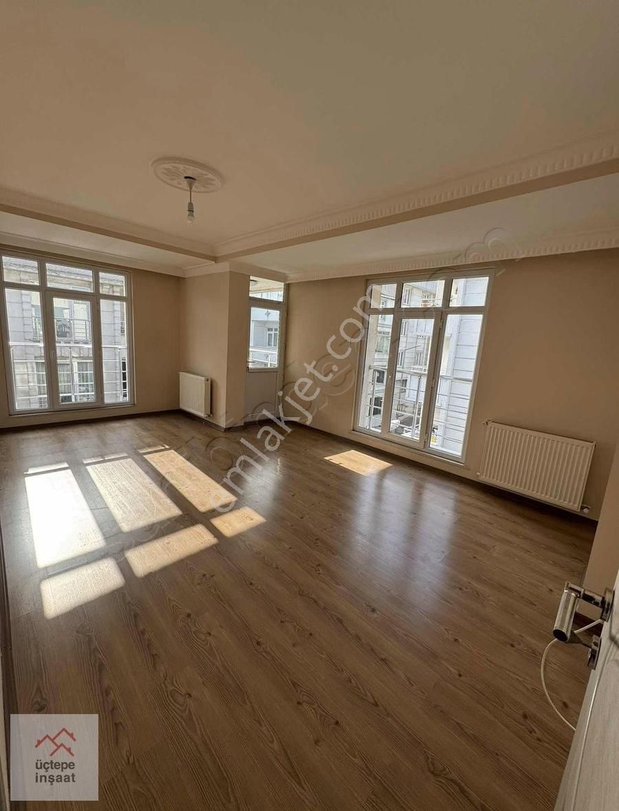 Esenyurt Osmangazi Kiralık Daire Osmangazi Mah'da 2+1 Ara Kat 115 M² Köşebaşı- Boyalı - Temiz