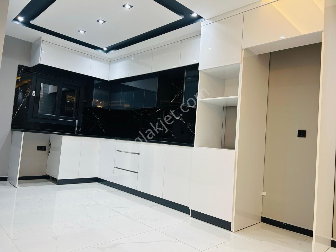 Mavişehir’de Doğayla İç İçe Lüks Müstakil Villa! - Görsel 13