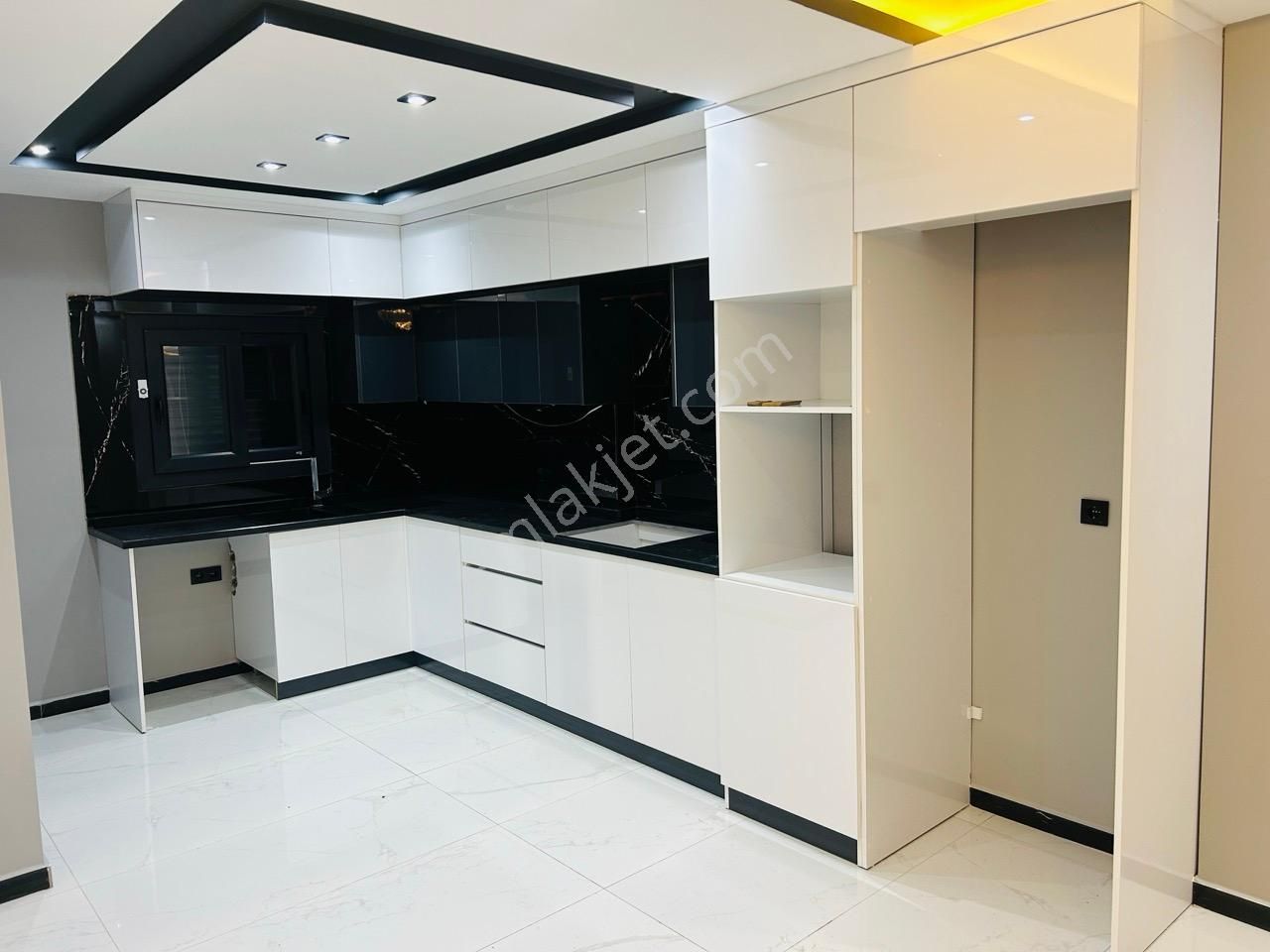 Mavişehir’de Doğayla İç İçe Lüks Müstakil Villa! - Görsel 12