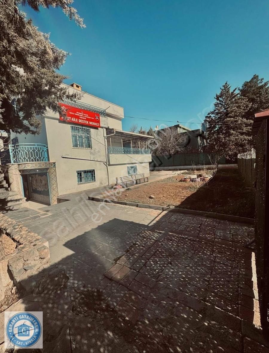 Kayapınar Fırat Satılık Villa Urfa Yolu 100 Evlerde Satılık Büyük Tip Villa & İş Yeri