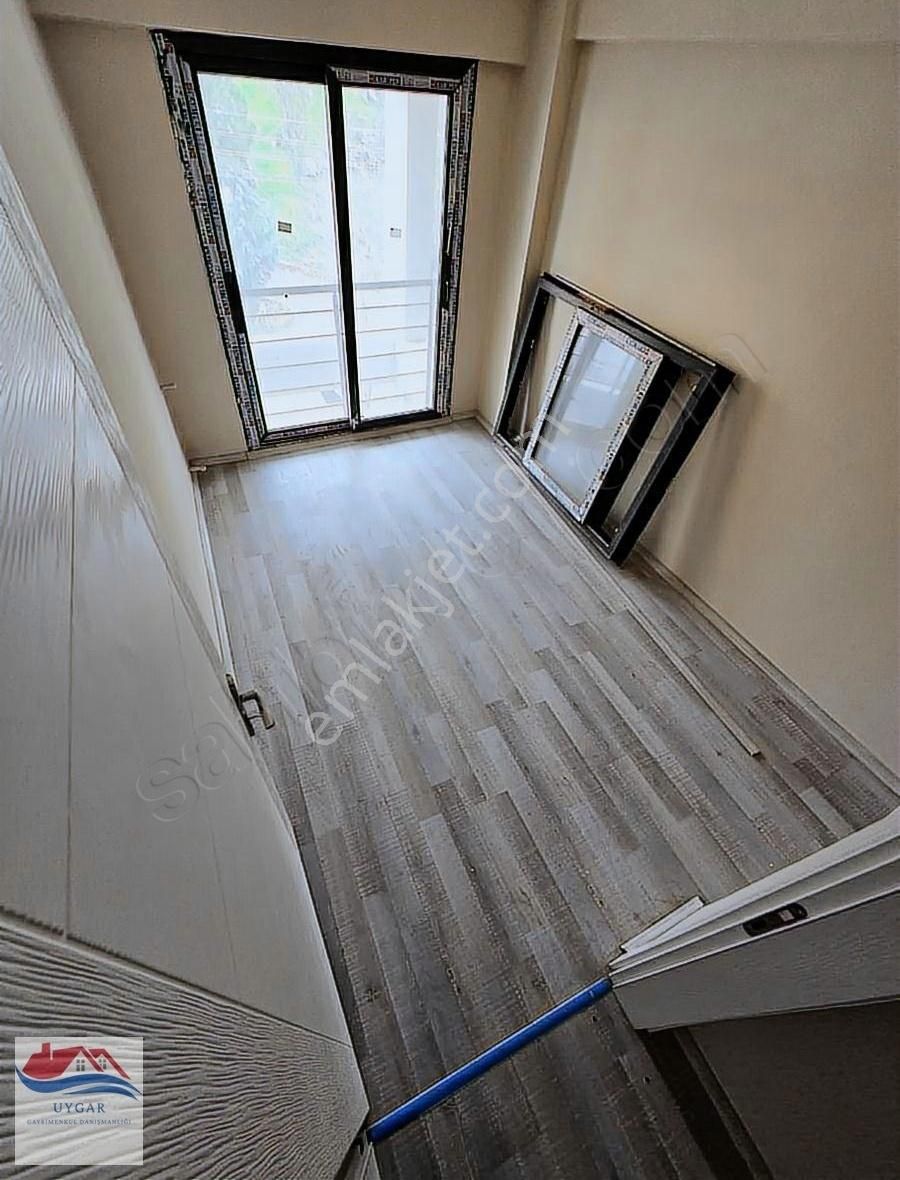 Bayraklı Emek Kiralık Daire Karşıyaka Emek Mah.kiralik 2+1 Daire