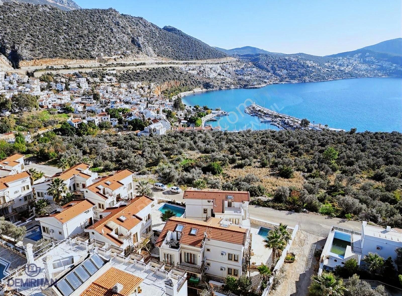 Kaş Kalkan Satılık Daire Kalkan Merkezde 2+1 Daire, Haftalık Kiralamaya Uygun