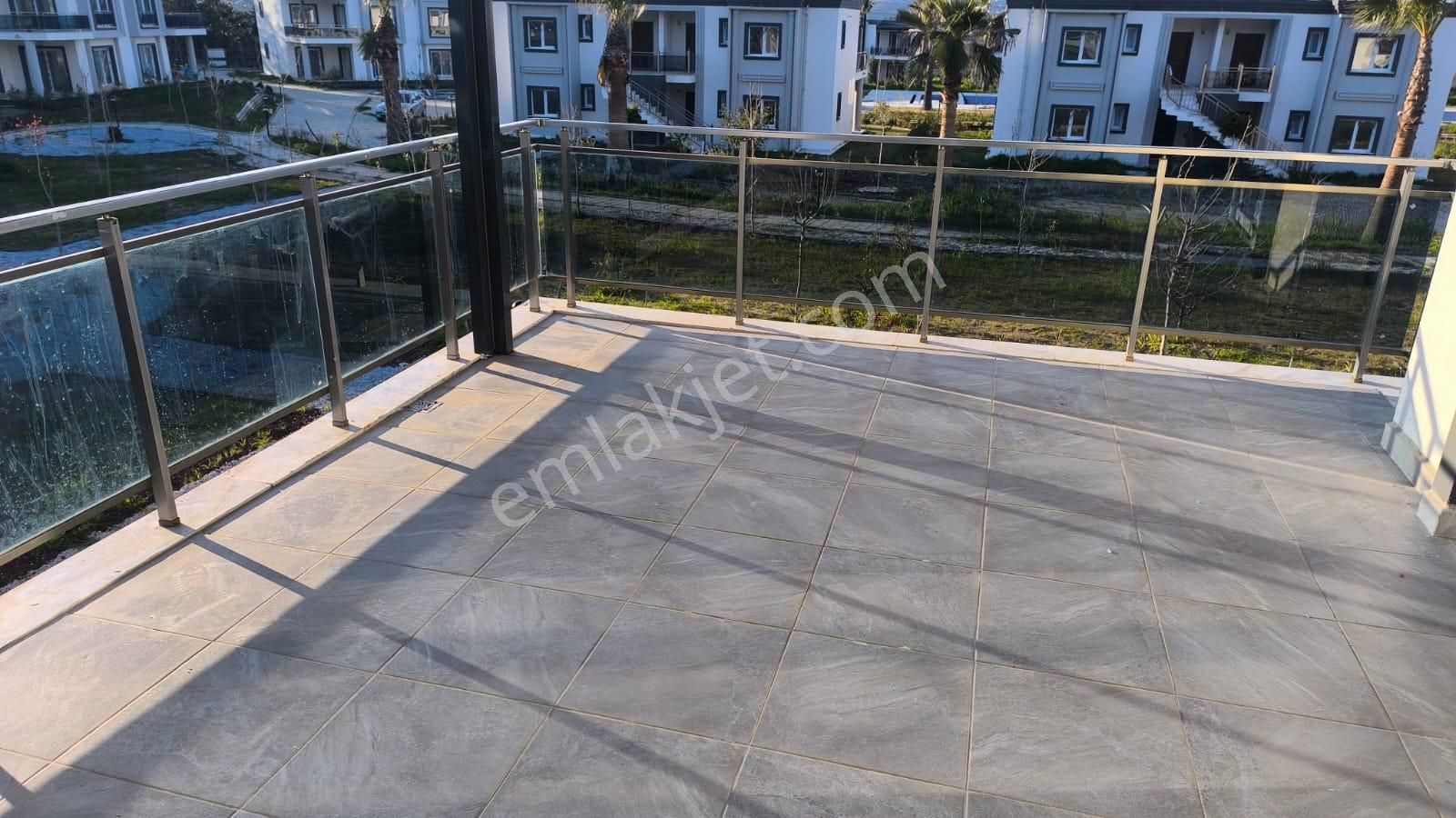 Beyaz Evler Sitesinde Ferah Çift Banyo Sıfır Daire - Görsel 3