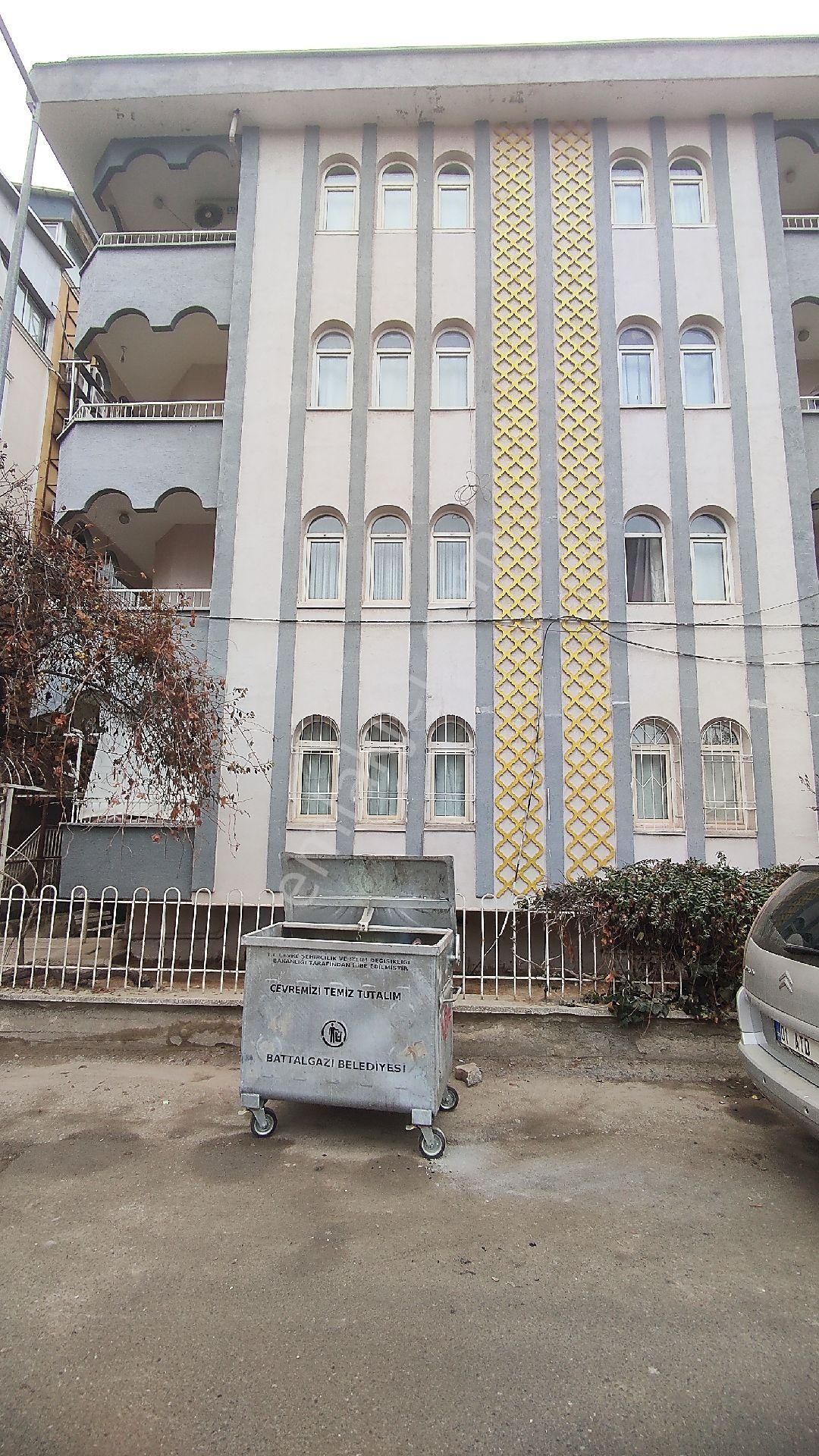 Battalgazi Fırat Satılık Daire Park Hastanesi Yanında 3+1 Ful Yapılı Acil Satılık Daire