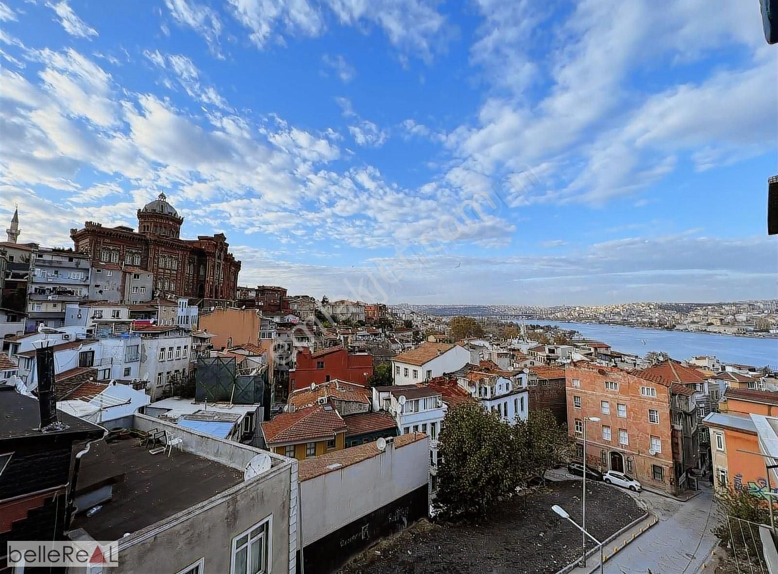 Fatih Balat Kiralık Daire Fenerde Manzaralı Eşyalı Daire