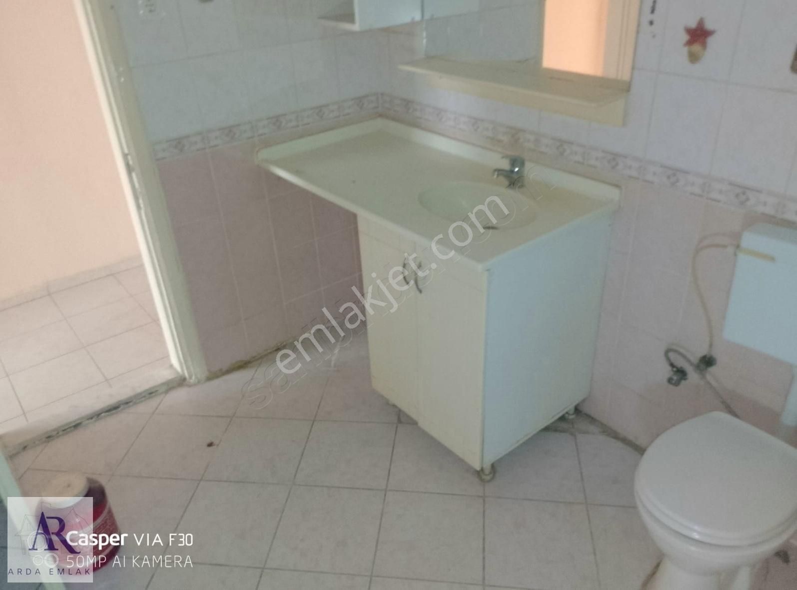 Karşıyaka Merkezde Çift Cephe Çift Balkon Ara Kat Daire. - Görsel 3