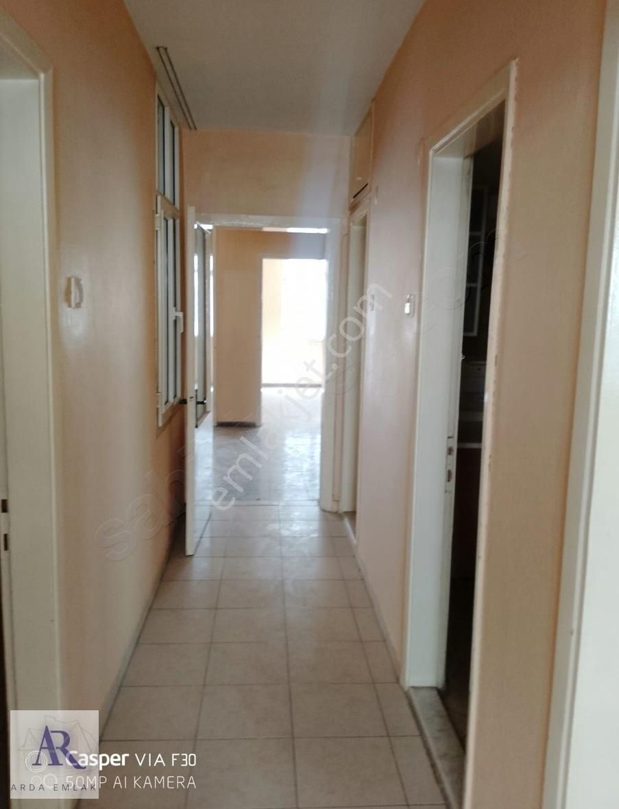 Karşıyaka Merkezde Çift Cephe Çift Balkon Ara Kat Daire. - Görsel 4