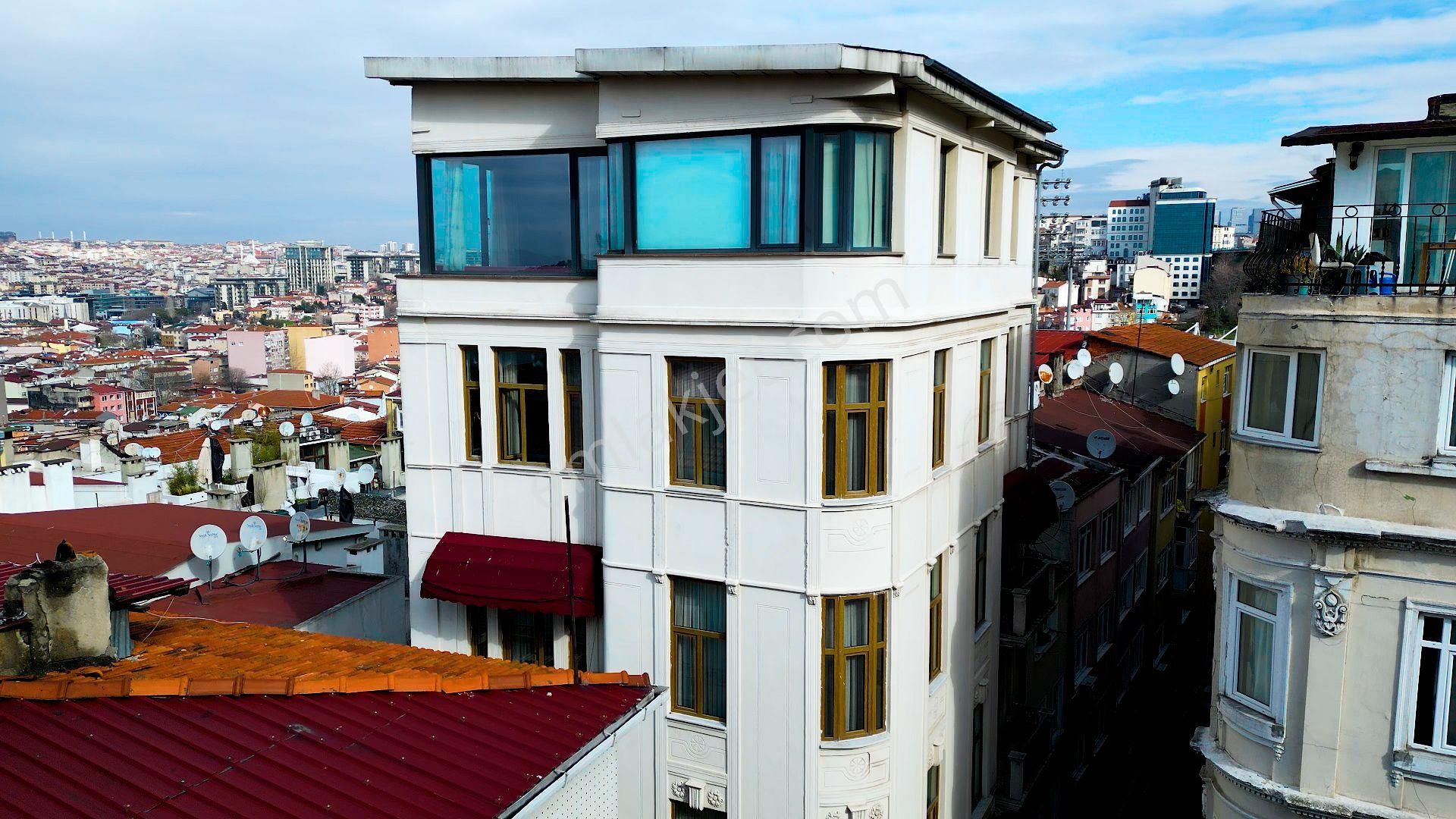 İstanbul Beyoğlu Satılık Apart Otel Beyoğlunun Tarihi, Modern Ve 10 Odalı Apart Oteli Satılıktır