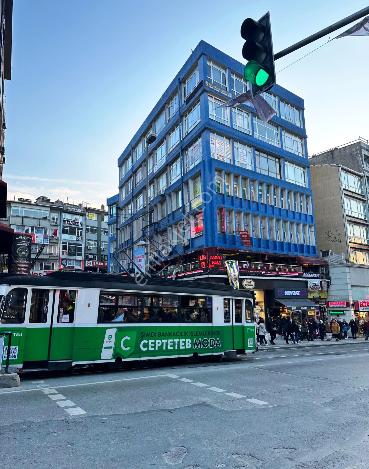 Kadıköy Osmanağa Satılık Büro Kadıköy Osmanağa'da Söğütlüçeşme Caddesi Üzerinde İş Hanında Ofis