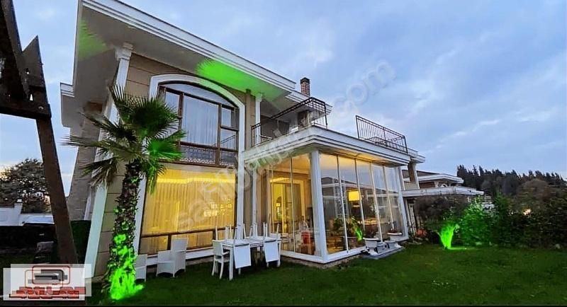 Başiskele Körfez Satılık Villa Atlas'tan Bahçecik Villa Hirazen Sitesinde Satılık Müstakil 5+1