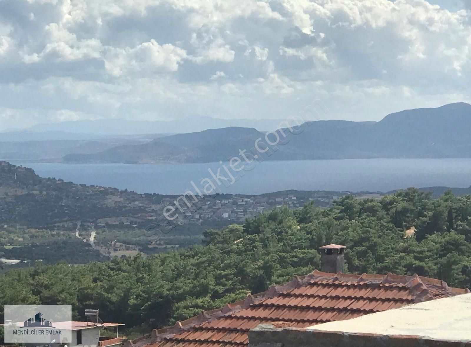 Ayvacık Paşaköy Köyü Satılık Villa İmarlı Paşaköyde İçerisinde Köy Evi Olan Deniz Ve Midilli Manzaralı...