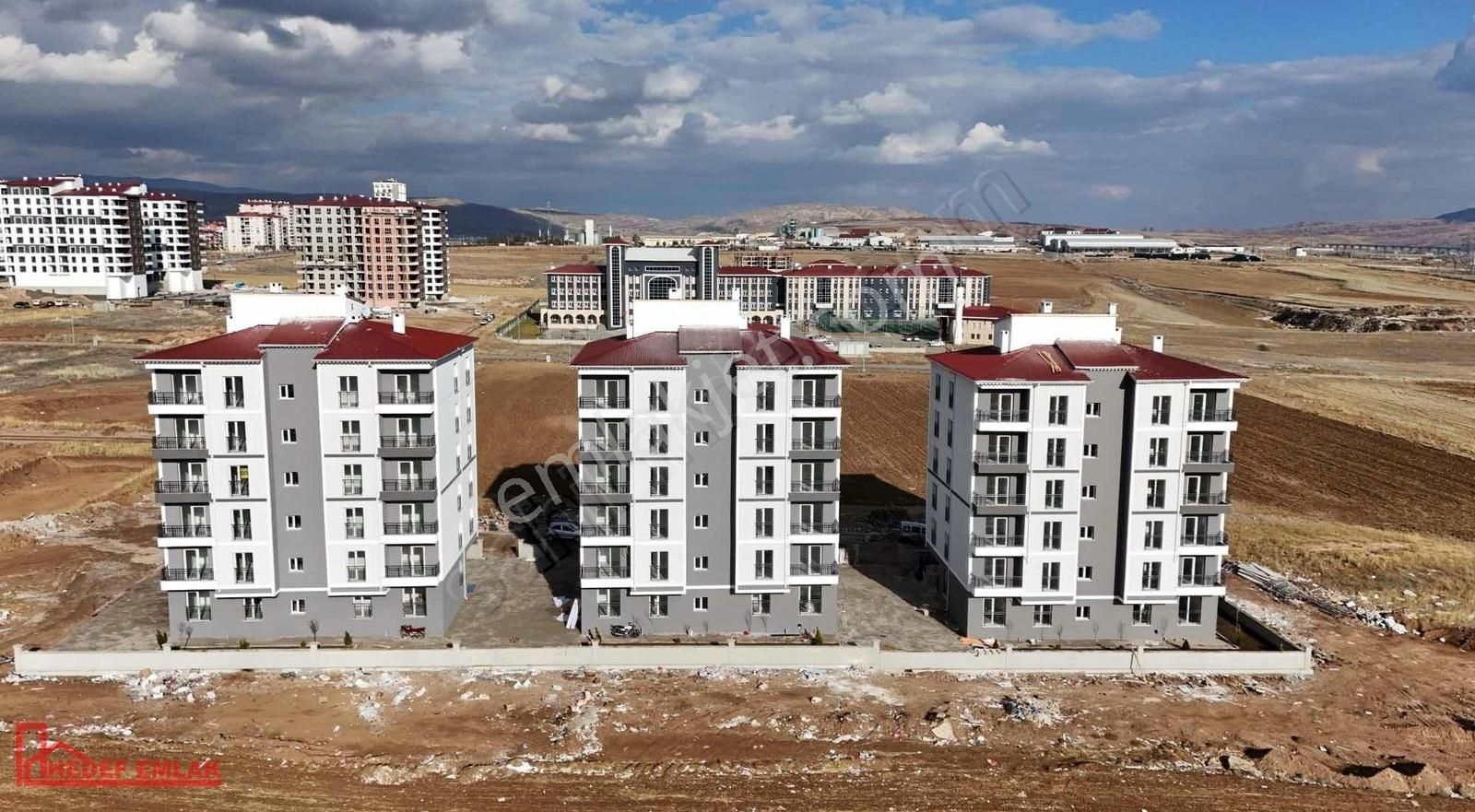 Sivas Merkez Şeyh Şamil Satılık Daire Hedef Emlaktan Klavuzda Sıfır Site İçi 3+1 Lüx Satılık Daire