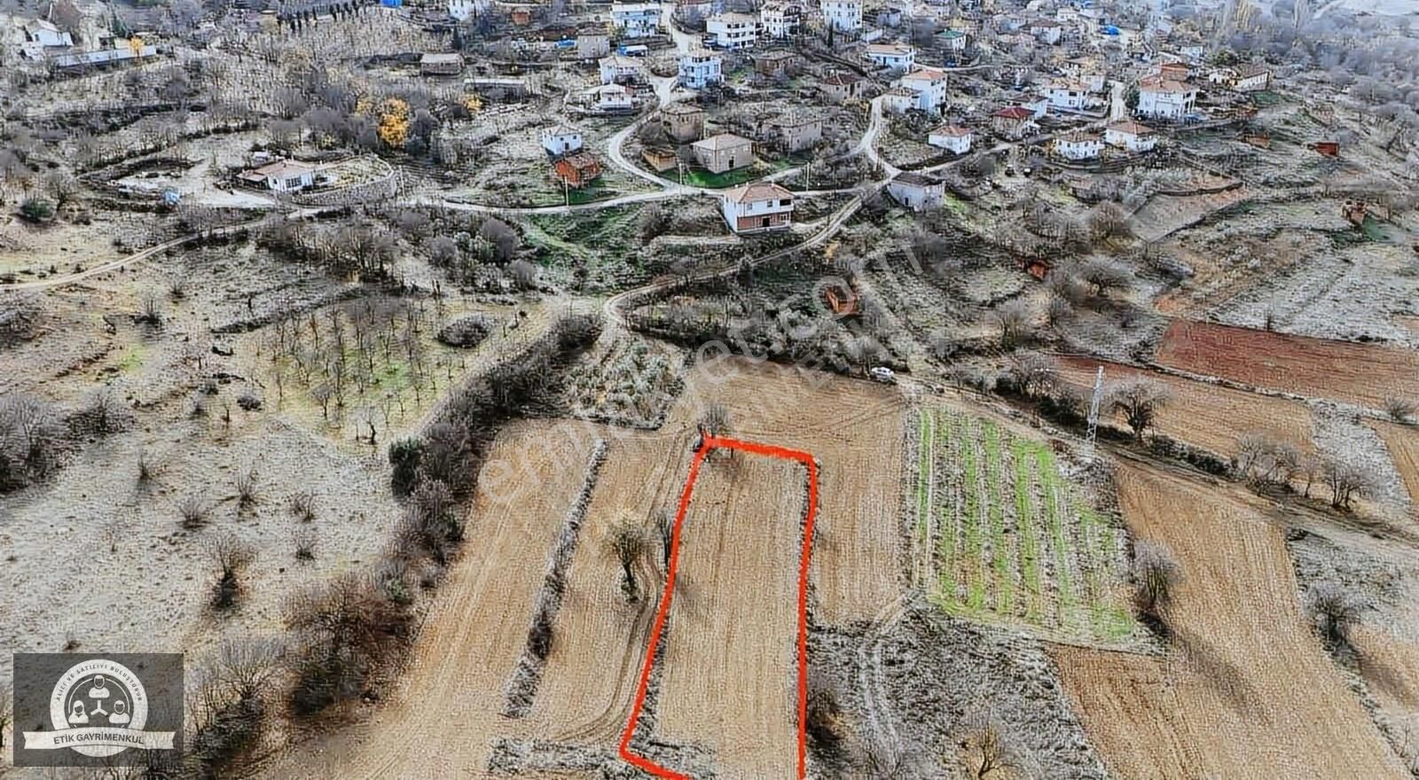 Gölpazarı Karaağaç Köyü Satılık Tarla Gölpazarı Karaağaç Köyiçine 150 Mt Mesafede 1294 M² Tarla