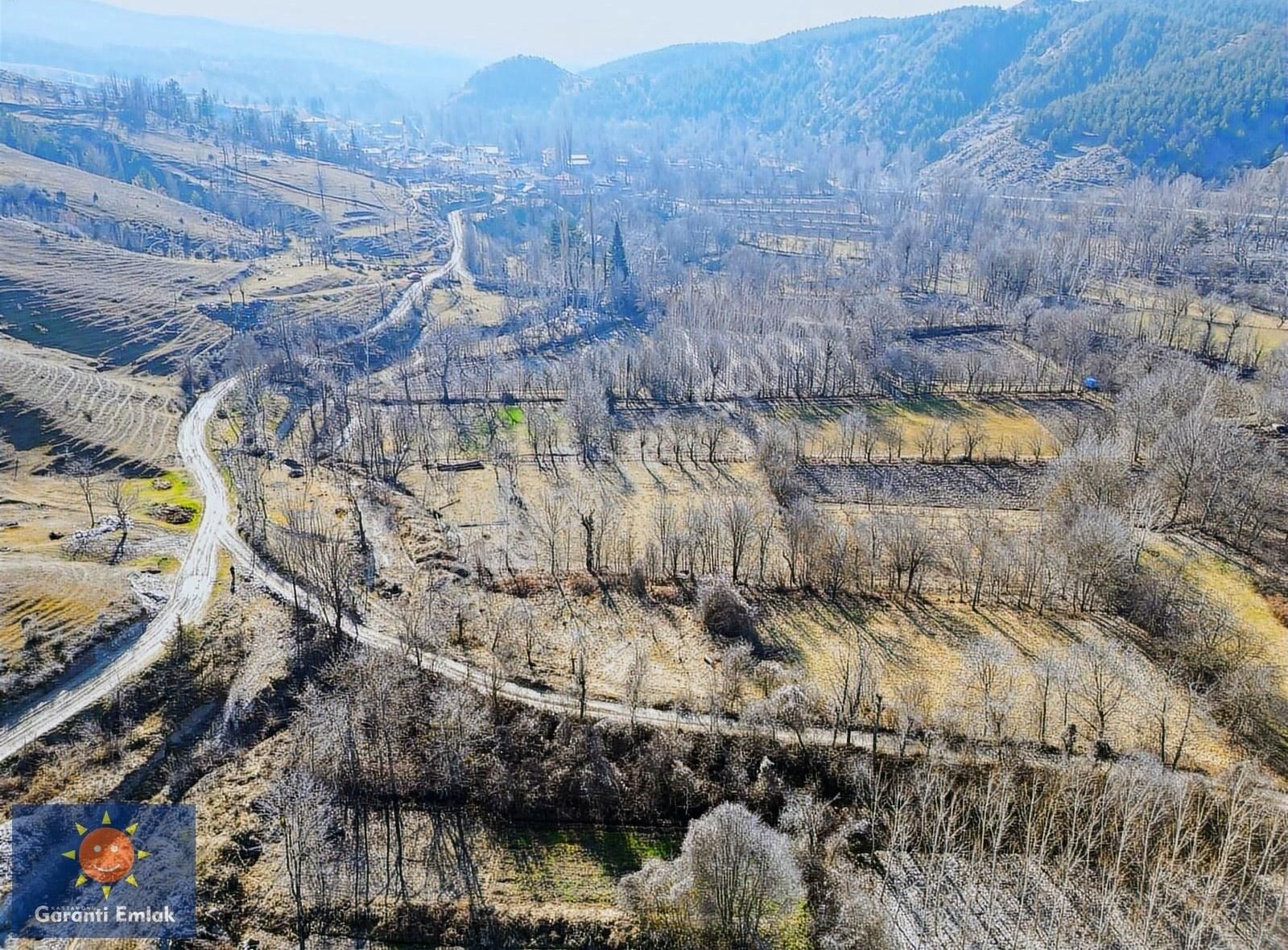 Garanti Emlak'tan, Merkeze 10 Km, Köye 300 Metre, 636 M² Bahçe - Görsel 7