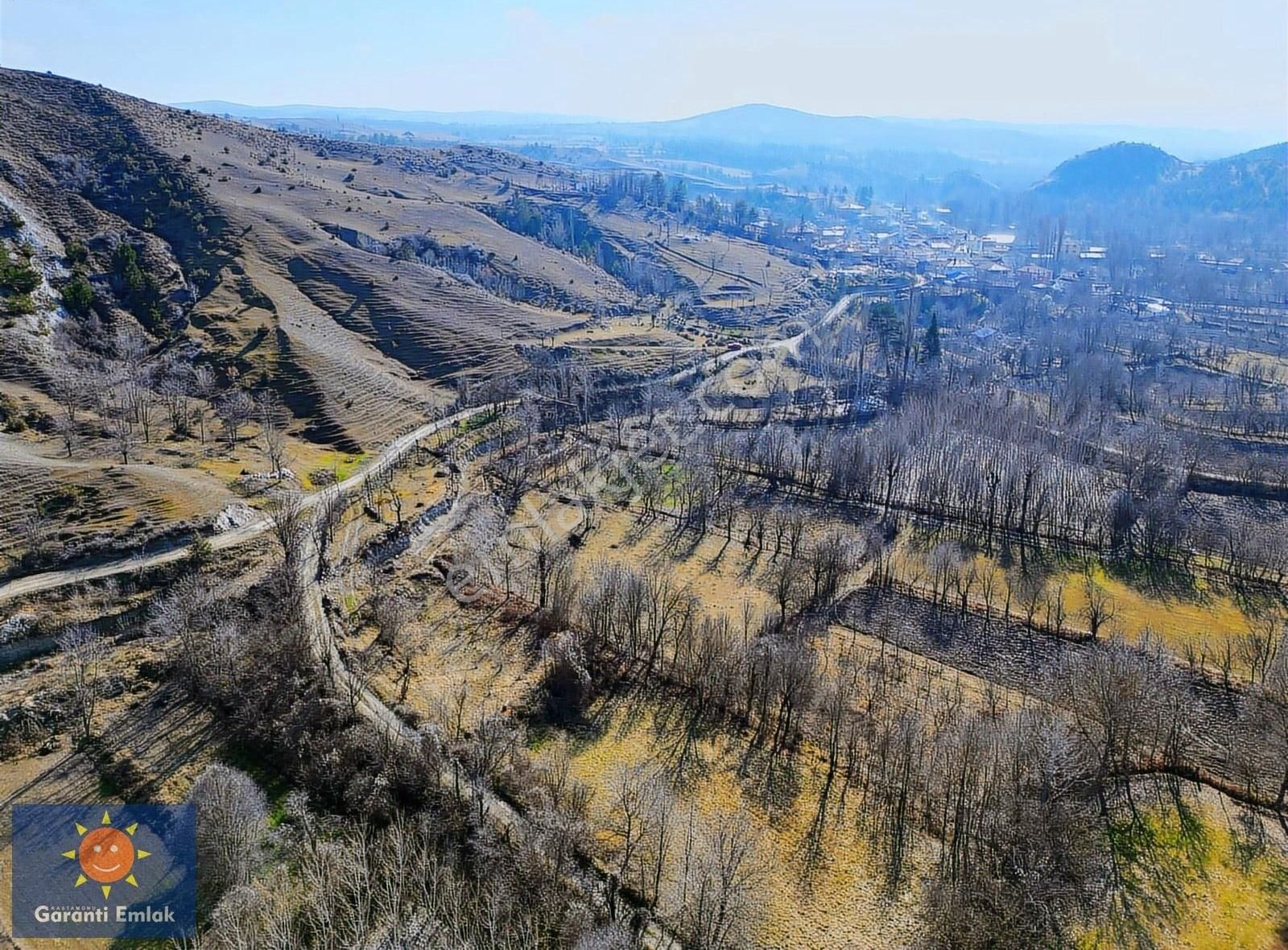 Garanti Emlak'tan, Merkeze 10 Km, Köye 300 Metre, 636 M² Bahçe - Görsel 6