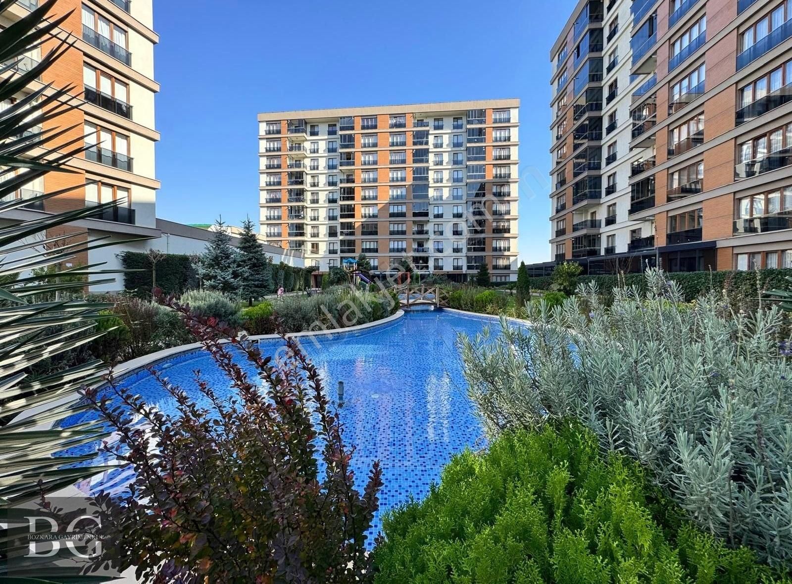 Pendik Yenişehir Satılık Daire Siltaş Flora Park'ta Geniş 2+1