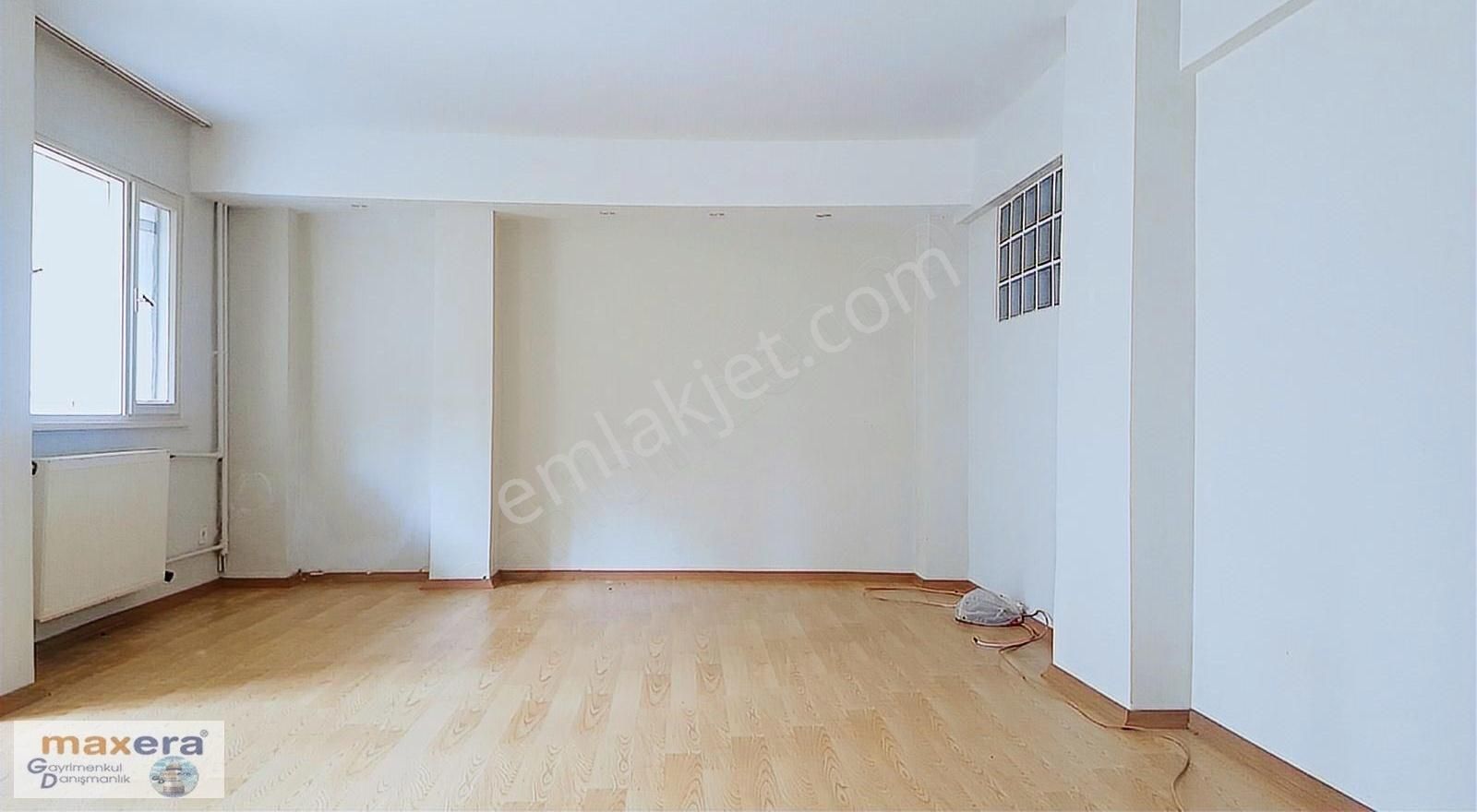 Bakırköy Zuhuratbaba Kiralık Daire Zuhuratbaba Da Meydana Hastaneye Yakın 80m2 2+1 Temiz