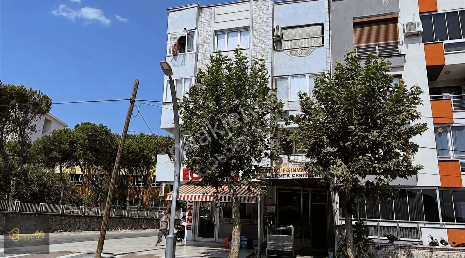 Bergama Gaziosmanpaşa Satılık Daire Bergama G.o.p Mah.cadde Üzeri 3+1 Daire