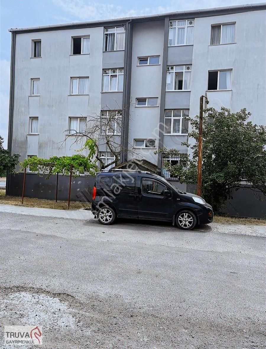 Pendik Yenişehir Satılık Daire Yenişehir Mah Göçmen Konutları 3997 Adada Yatırımlık 2+1