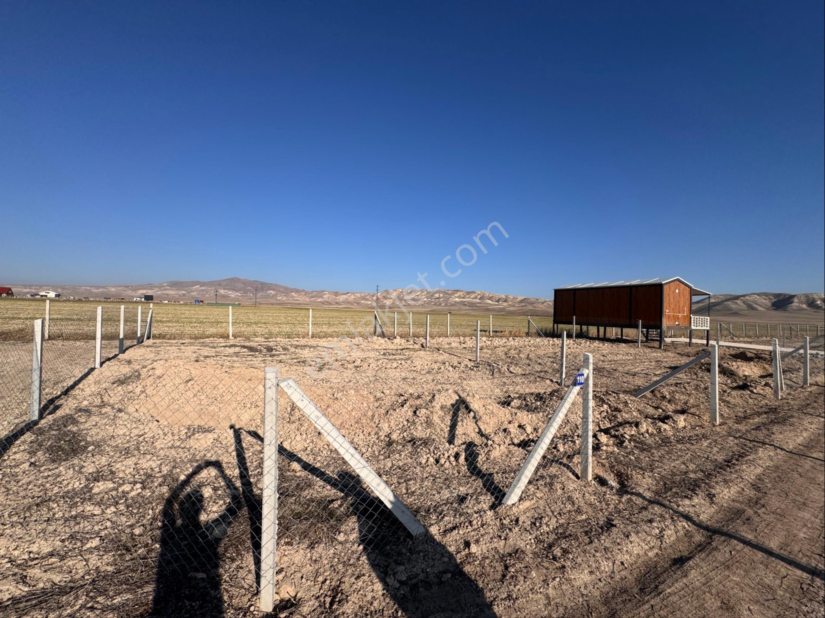 Ayaş Tekke Satılık Tarla Tekkede 200 M2 Hazır Bahceler Elektrik Su Aktif