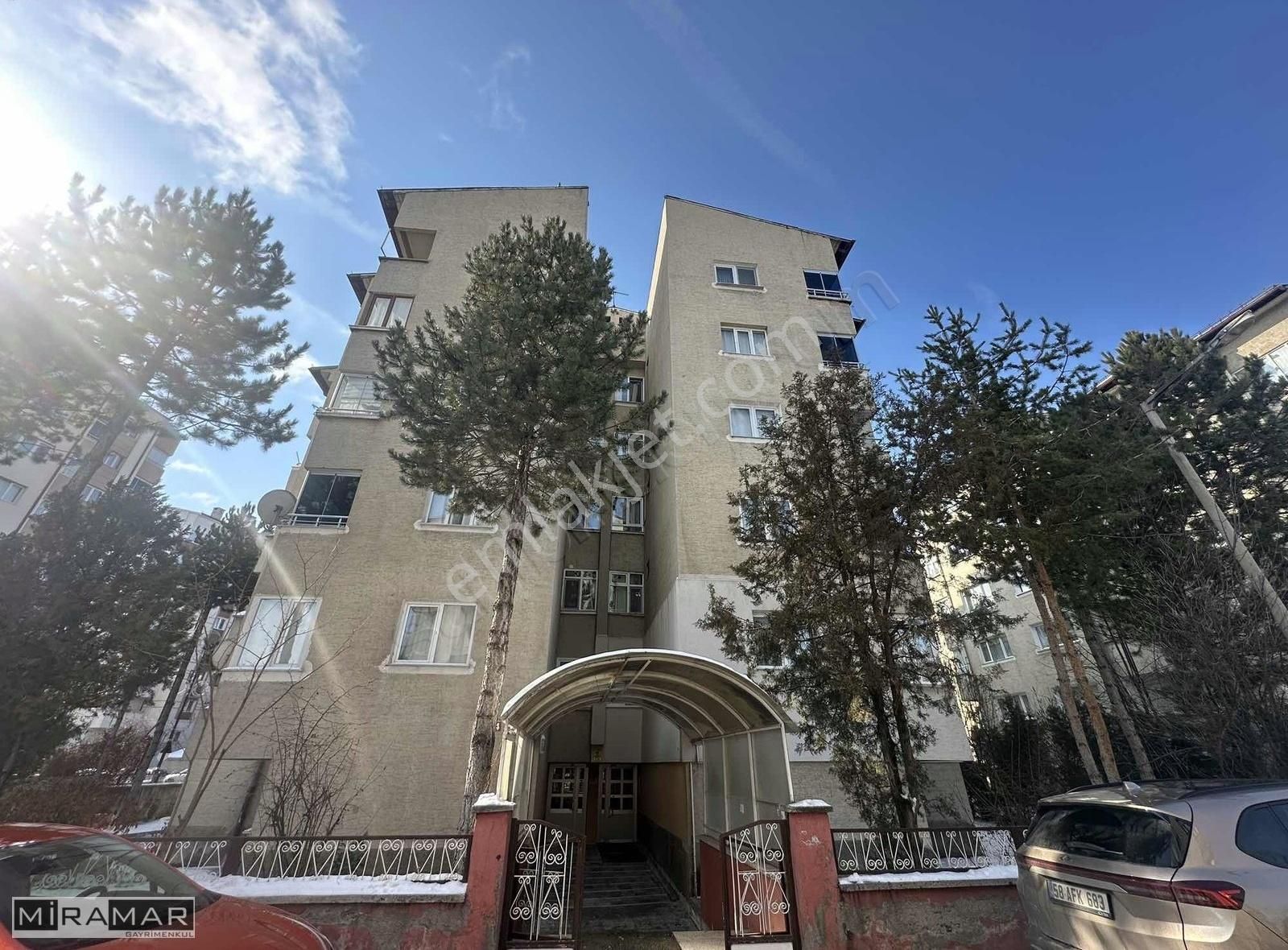 Sivas Merkez Yenişehir Satılık Daire Miramar'dan Yenişehir'de Satılık 3+1 Daire