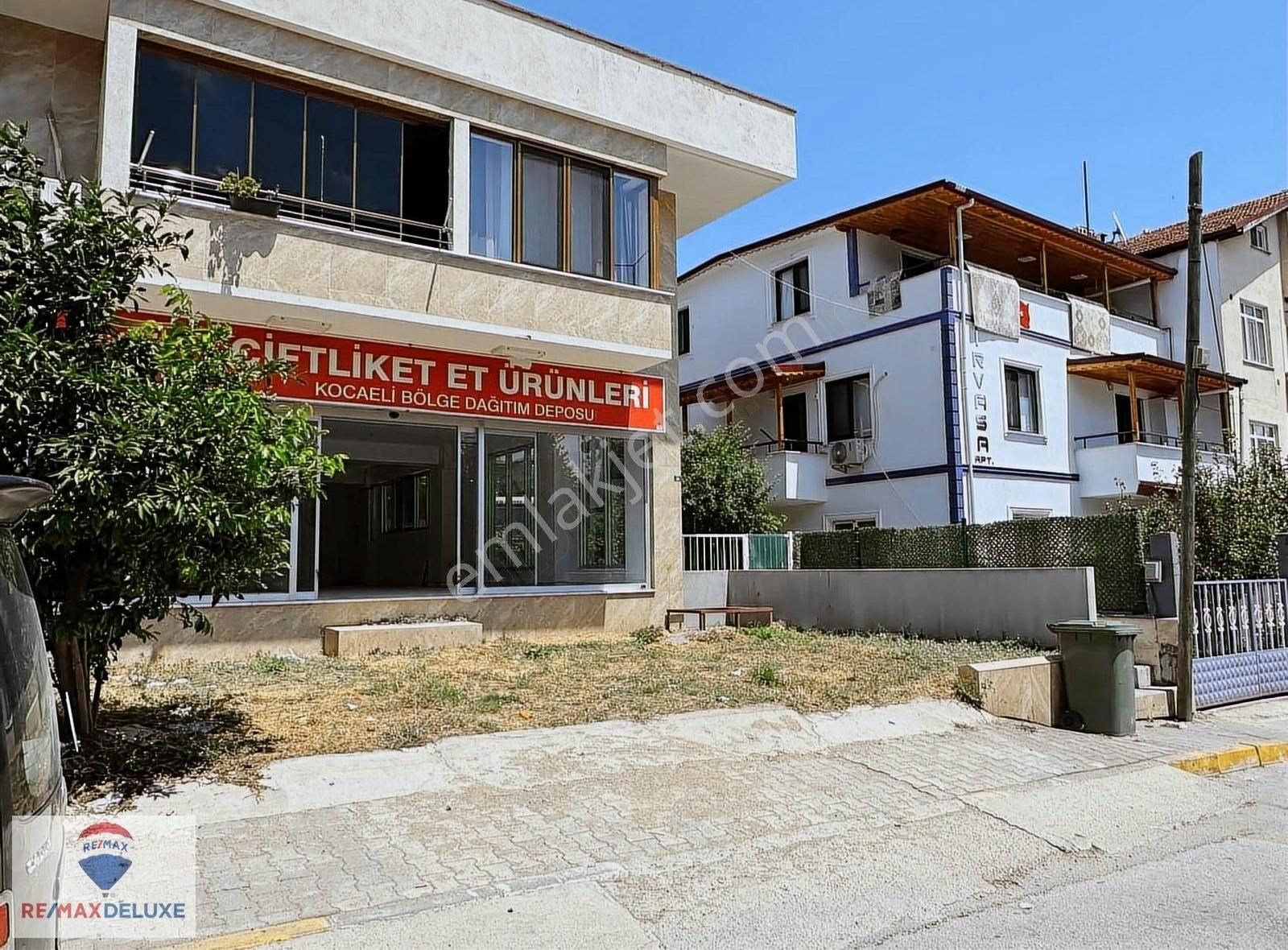 Körfez Güney Satılık Dükkan & Mağaza Körfez Cumhuriyet Bulvarında Satılık 145 M2 Dükkan & Mağaza