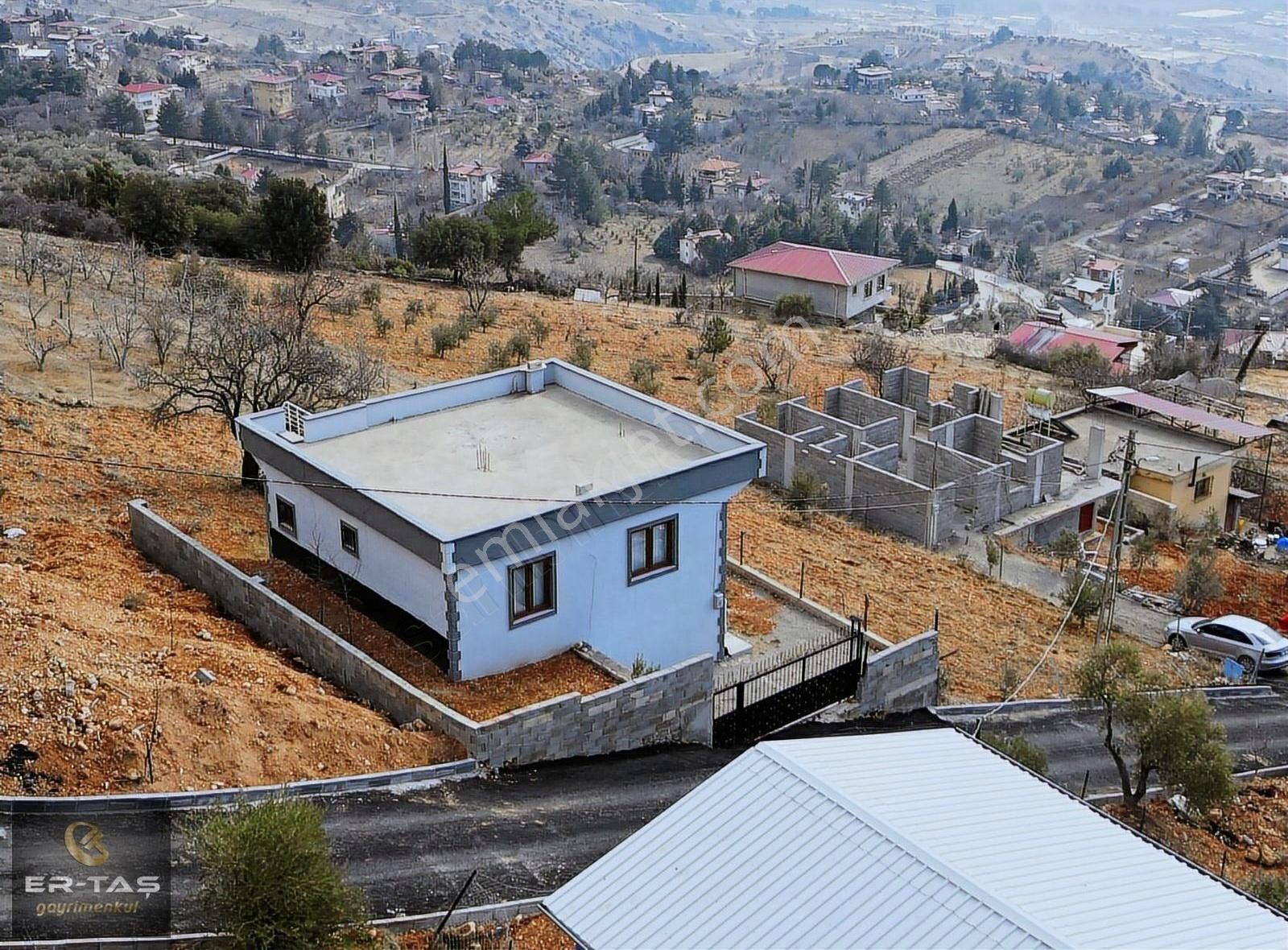 Dulkadiroğlu Sarıkaya Satılık Yazlık Er-taş Gm'den Sarıkaya'da Manzaralı Sıfır Yapı Yazlık