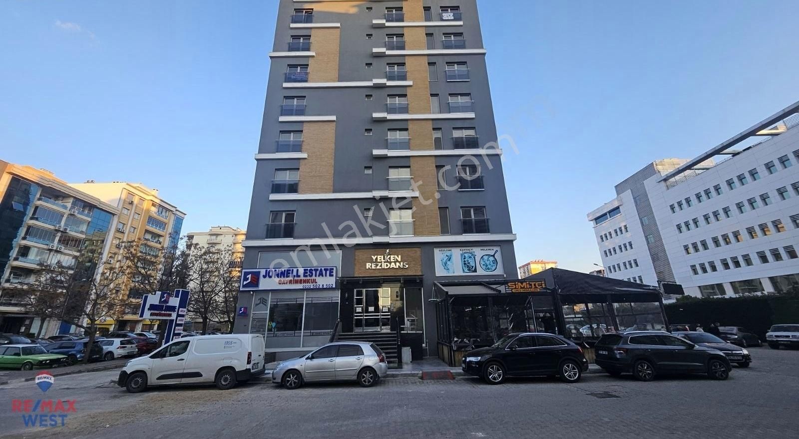 Karşıyaka İmbatlı Kiralık Daire Medical Point Hastane Yanı Yelken Rezidans'ta Kiralık 1+1 Daire