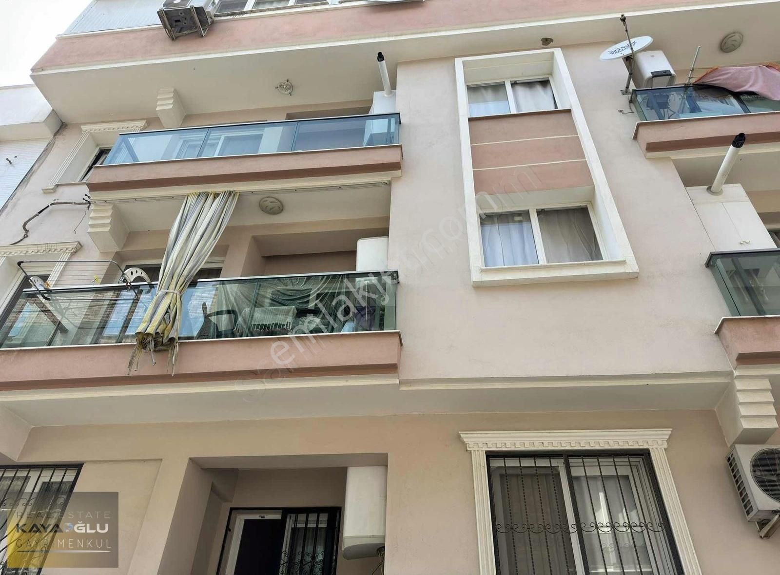 Karşıyaka Örnekköy Satılık Daire Örnekköy Kiracılı 2+1 Kapalı Mutfak Ara Kat Daire