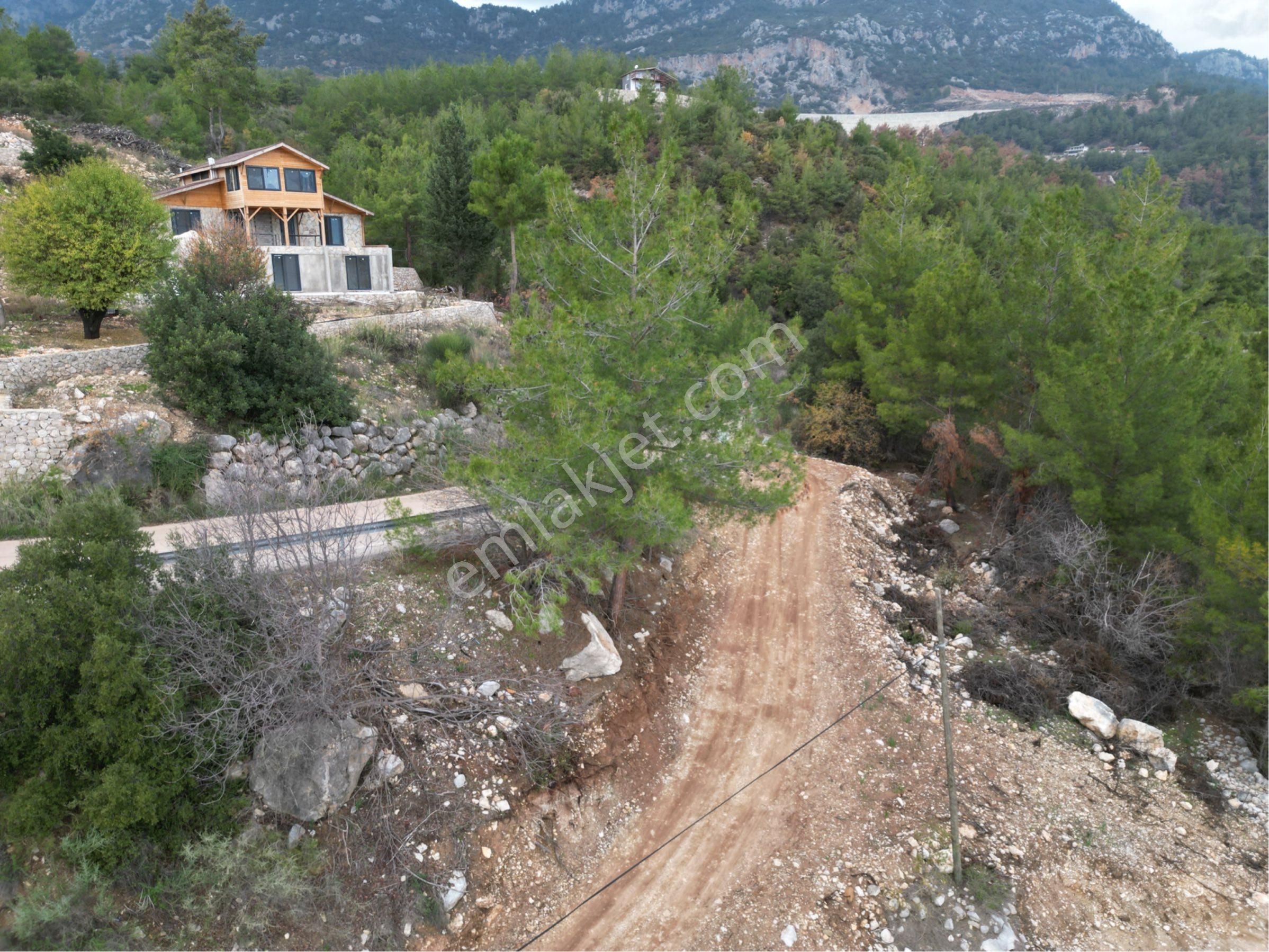 Yazır Köyü Olymposa Yakın Asfalta Sıfır Fırsat Arazi
