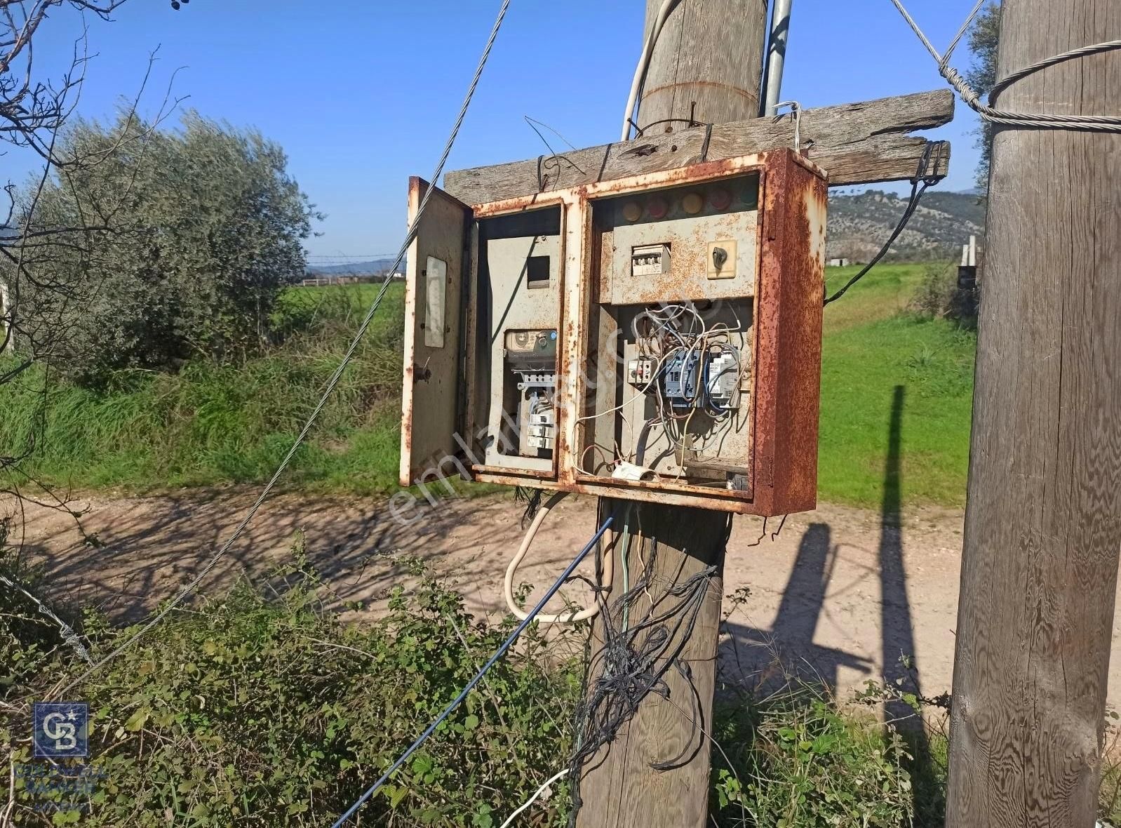 Fırsat Milas'ta Satılık Tarla Köşe Parsel Su Ve Elektrik İçinde - Görsel 2