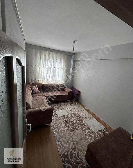 Aliağa Kazım Dirik Kiralık Daire Kardeşler Emlak'tan Kazımdirik Mah. 3+1 Kiralık Daire