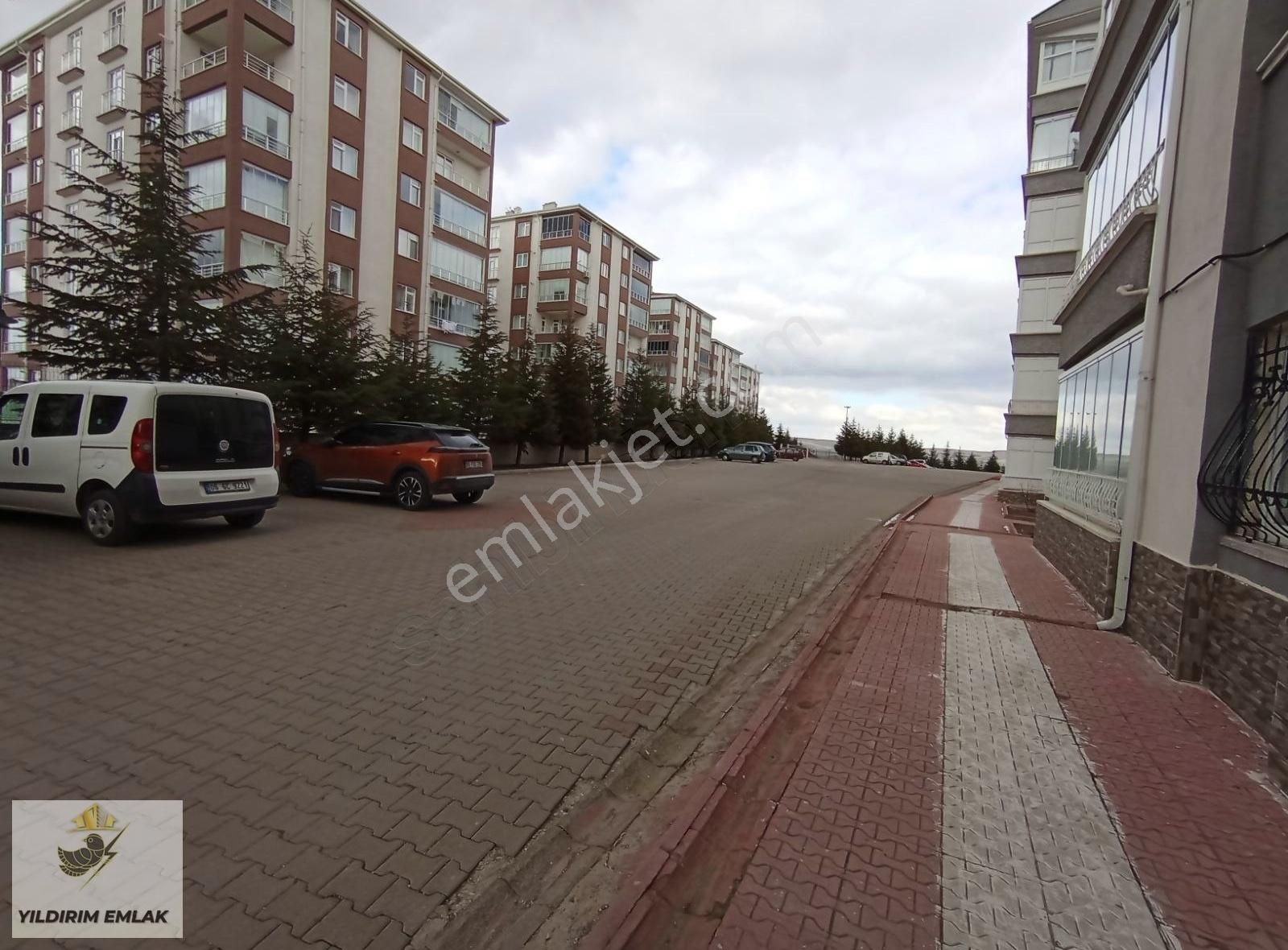 Polatlı Şehitlik Kiralık Daire Yıldırım Emlak'tan Şehitlikte 4+1 Site İçi Düz Giriş Geniş Daire