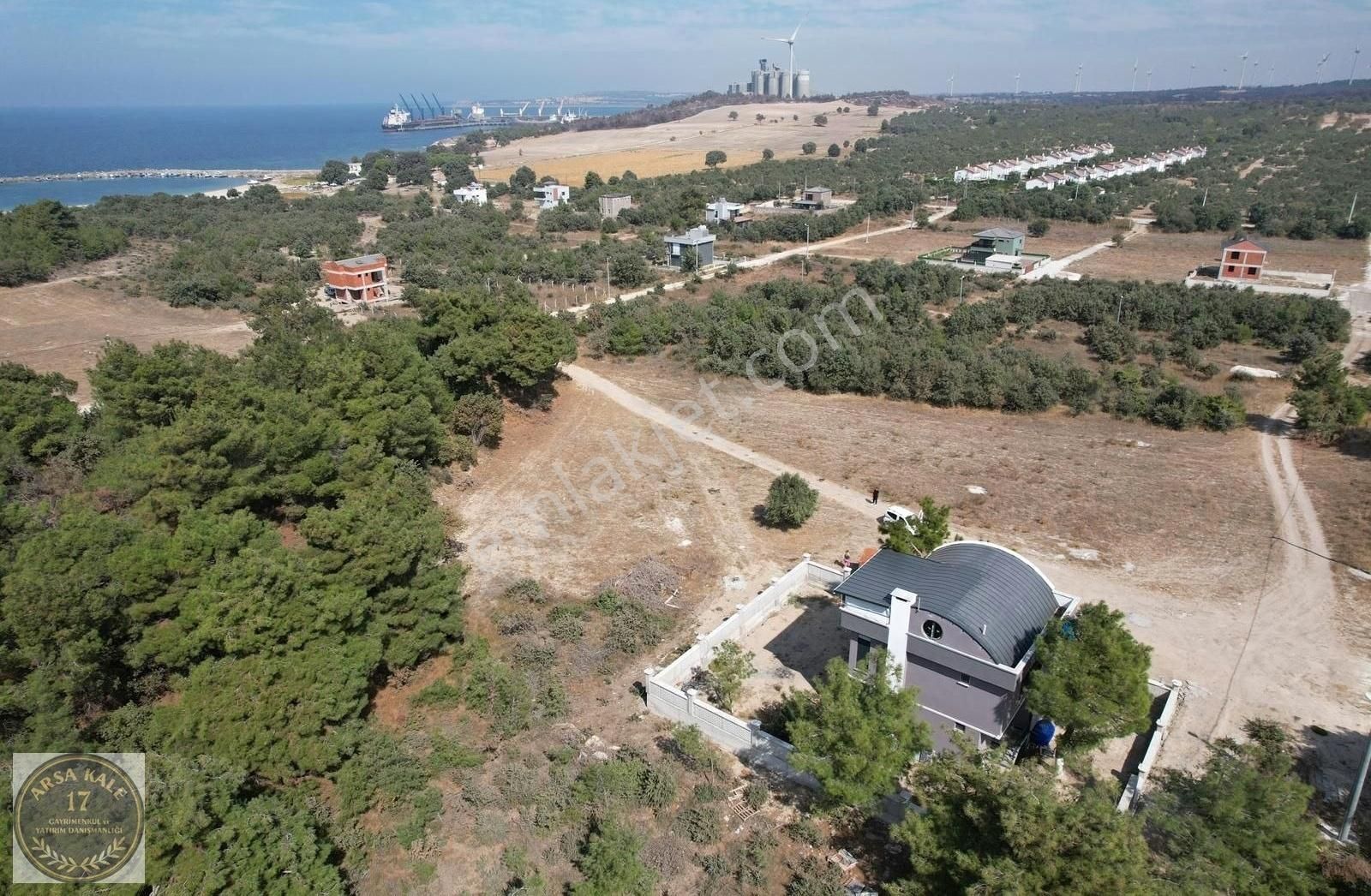 Ezine Kumburun Köyü (Beşike Eserevler Sitesi) Satılık Villa İmarlı Sahile 400m Mesafede 490m2 Satılık %10 Villa İmarlı Arsa