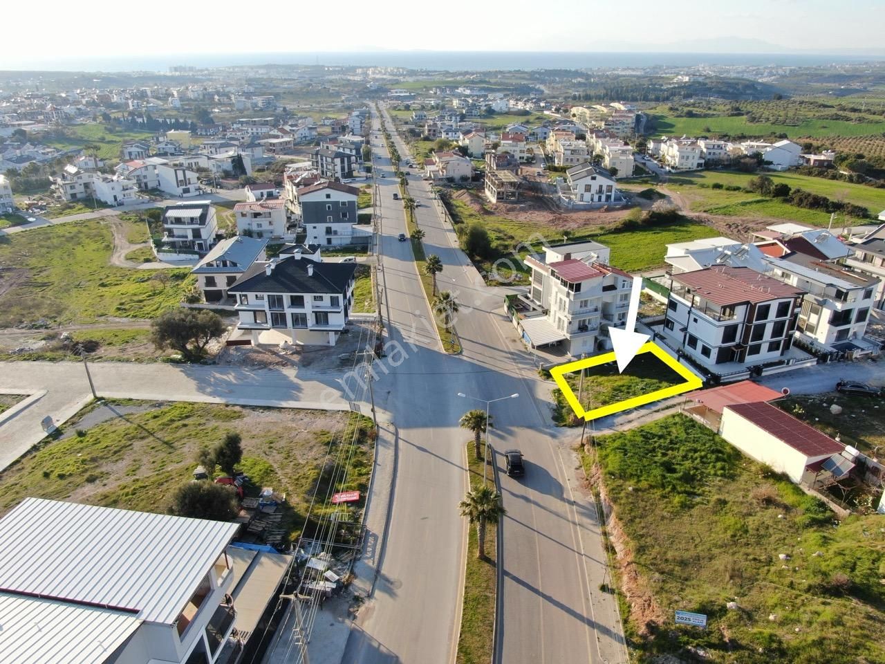 Didim İnönü Bulvarında Köşe Ticari Ve Konut İmarlı Arsa - Görsel 3