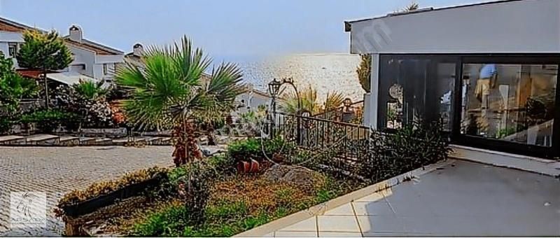 Kuşadası Bayraklıdede Satılık Villa Kuşadası Kuştur Da Deniz Manzaralı 3+1