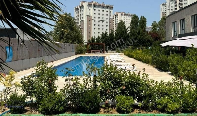 Küçükçekmece Atakent Kiralık Villa Arta Gayrimenkul'den Olivo'da Kiralık Bahçeli 2+1 Dubleks Villa