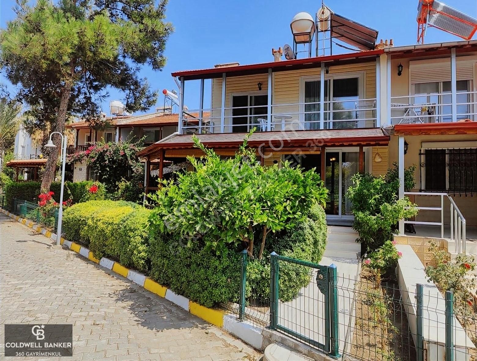 Seferihisar Atatürk Denize Sıfır Satılık Villa Seferihisar Atatürk Mah. Denize Sıfır Site İçinde Satılık Villa