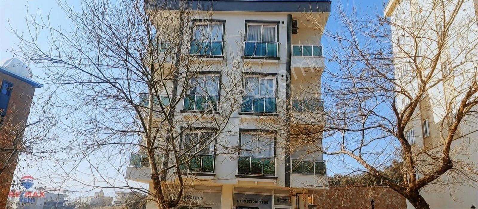 Onikişubat Ağcalı Kiralık Daire Re/max Yeni'den Anayol Kenarı Eşyalı 1+1 Kiralık Daire