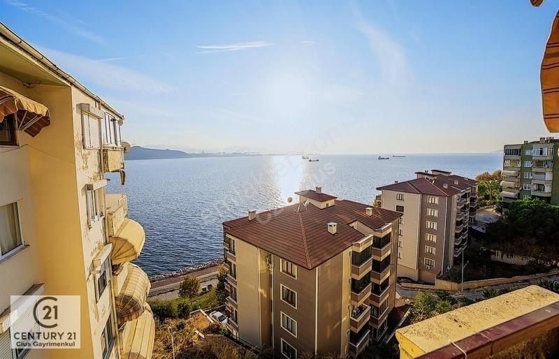 Gemlik Cumhuriyet Satılık Daire C21 Cius ; Takasa Uygun Manastırda Deniz Manzaralı 3+1 Daire