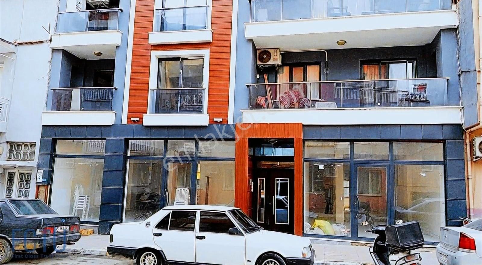 Alaşehir Sakarya Kiralık Dükkan & Mağaza Alaşehir İstiklal Caddesi Üzerinde 400 M2 Kiralık Dükkan