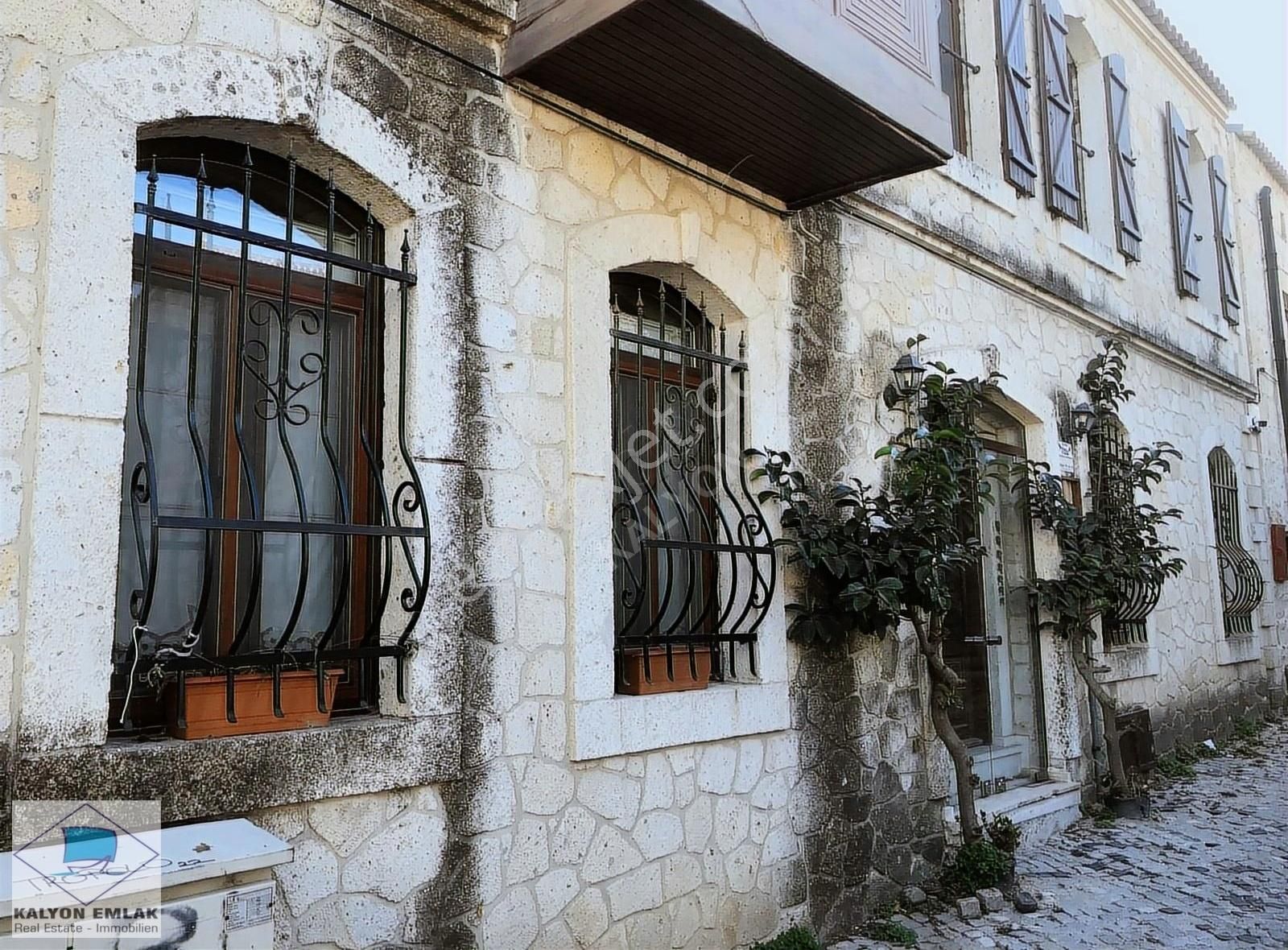 Çeşme Alaçatı Satılık Villa Alaçatı Köyiçinde Satılık Özel Tasarım Taş Ev