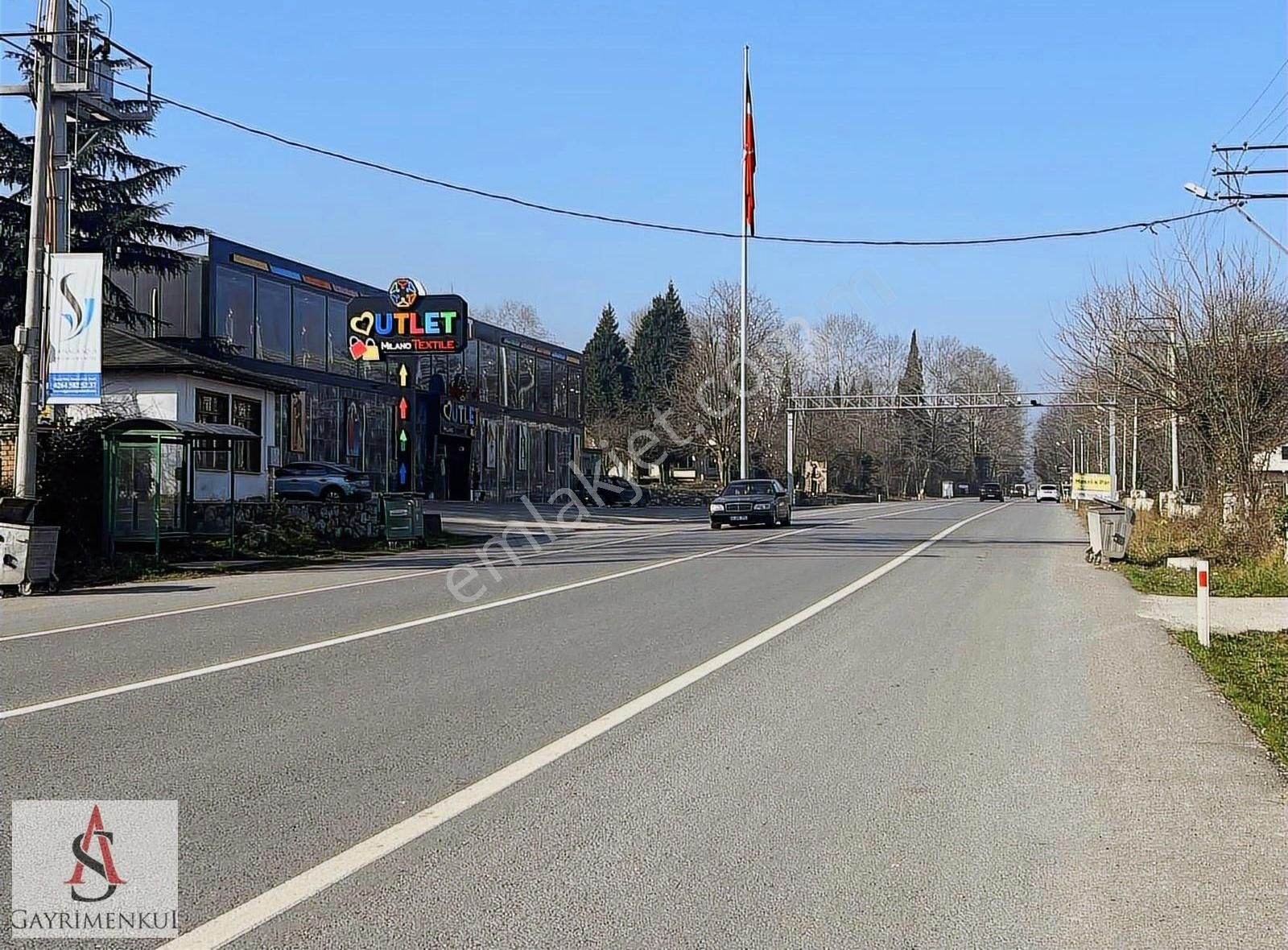 Sapanca Yanık Satılık Ticari İmarlı Sapanca Yanık Ana Cadde Üz. 653 M2 Hem Tic Konut Satılık Arsa