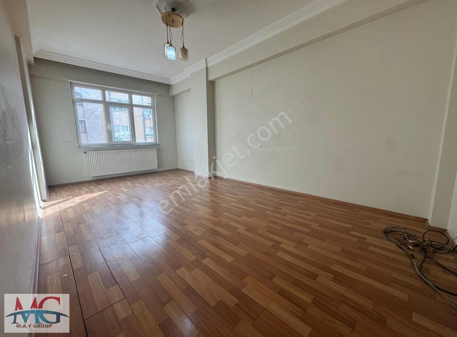 Zeytinburnu Telsiz Satılık Daire M.a.y Group'tan Telsiz'de Cadde Üstü 2+1 90m2 10 Yıllık Daire