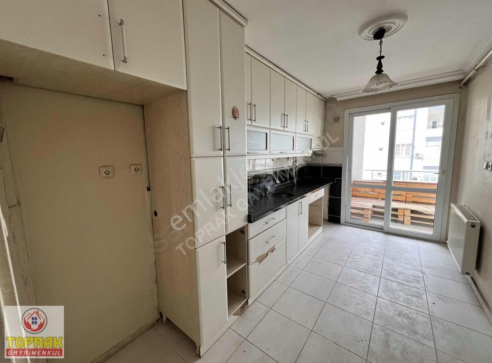 Çukurova Yurt Kiralık Daire Yurt Mh 3+1 Doğalgazlı Hasarsız Metroya 2 Adım Az Katlı Dairee