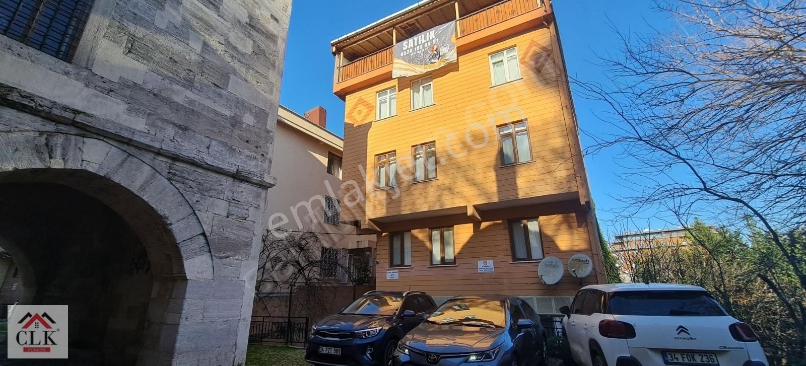 Üsküdar Valide-i Atik Satılık Daire Üsküdar Valide-i Atik'de 5+2 Muhteşem Teraslı Daire Satılık